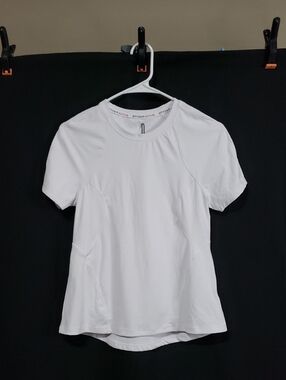 Spyder Active Women's UPF 50+ Ribbed Short Sleeve Tee Shirt. Size: Small